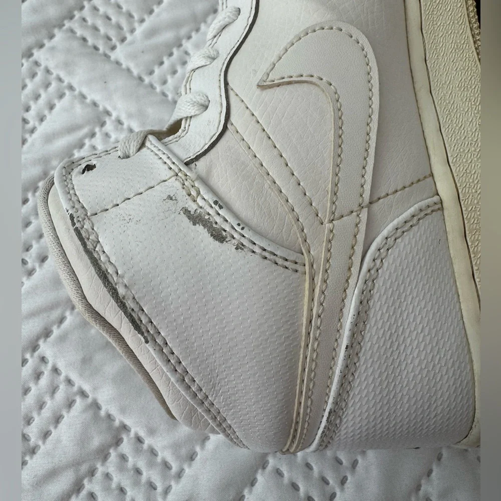 Nike Air Jordan 1 Mid Activewear Basketball Sneakers White Size 7Y Women 8.5 - Picture 6 of 9